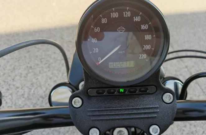 HARLEY-DAVIDSON XL 883 Iron Couleur 2020
