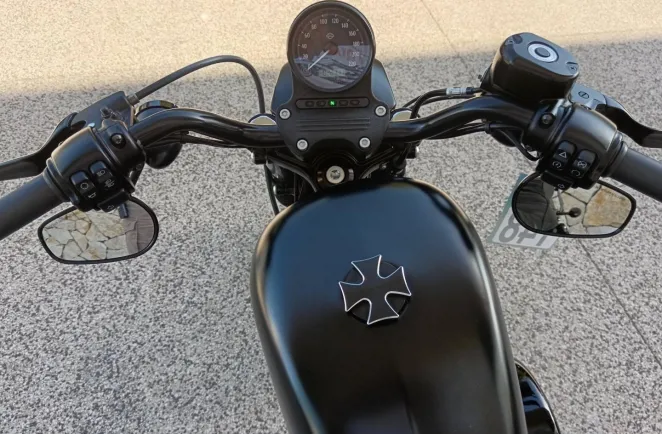 HARLEY-DAVIDSON XL 883 Iron Couleur 2020