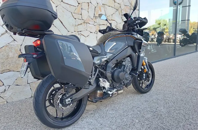 YAMAHA 9 900 GT +