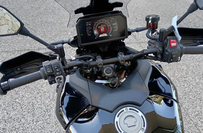 YAMAHA 9 900 GT +