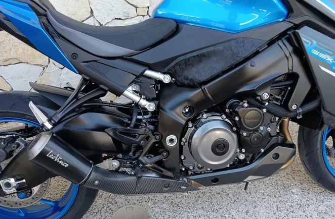 SUZUKI 1000 2026 + options. (GSXS)