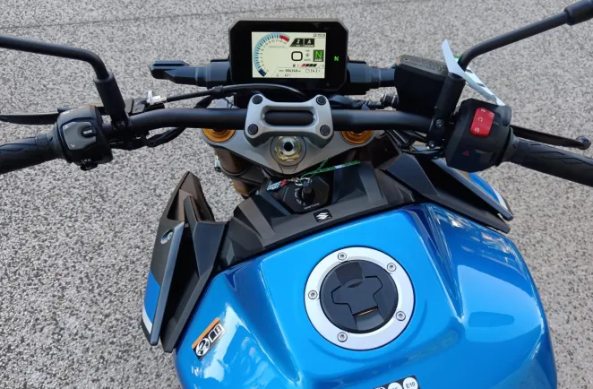 SUZUKI 1000 2026 + options. (GSXS)