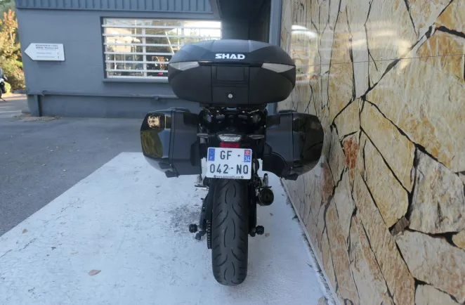 BMW 900 XR A2 Style Triple Black Finition Pro + Options ( F900XR )