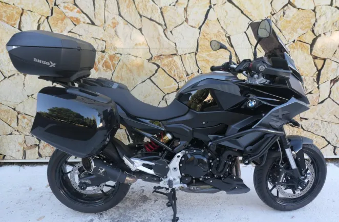 BMW 900 XR A2 Style Triple Black Finition Pro + Options ( F900XR )