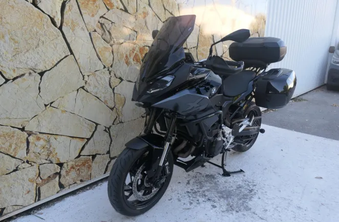 BMW 900 XR A2 Style Triple Black Finition Pro + Options ( F900XR )