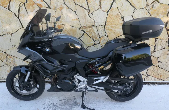 BMW 900 XR A2 Style Triple Black Finition Pro + Options ( F900XR )