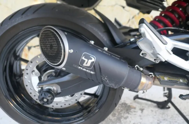 BMW 900 XR A2 Style Triple Black Finition Pro + Options ( F900XR )