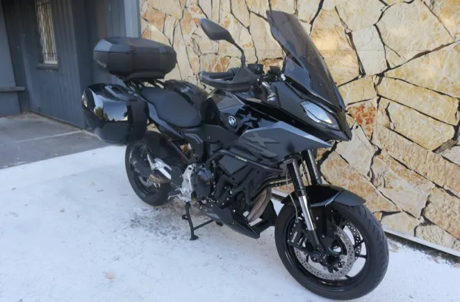 BMW 900 XR A2 Style Triple Black Finition Pro + Options ( F900XR )