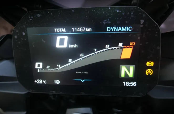 BMW 900 XR A2 Style Triple Black Finition Pro + Options ( F900XR )
