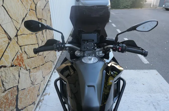 BMW 900 XR A2 Style Triple Black Finition Pro + Options ( F900XR )