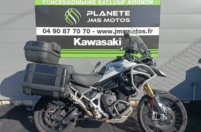 TRIUMPH 1200 Rally Pro REVISEE