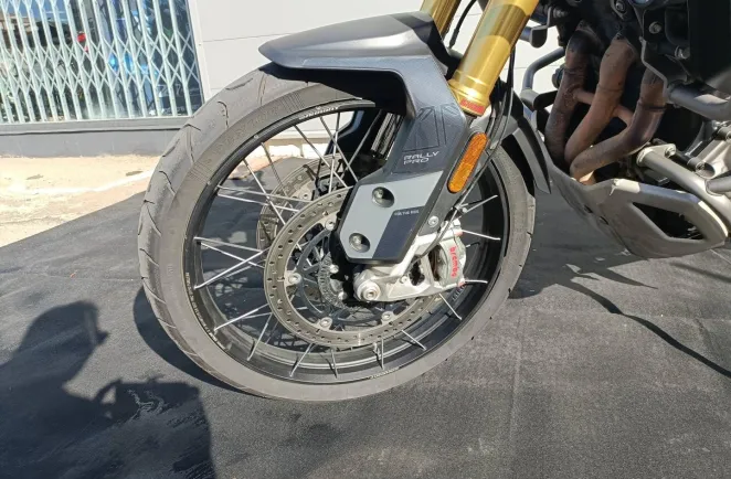 TRIUMPH 1200 Rally Pro REVISEE