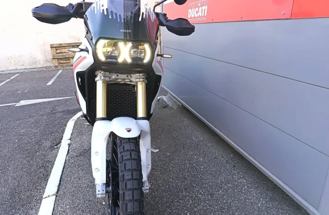 DUCATI V2 1ERE MAIN / GTIE 07/08/2030