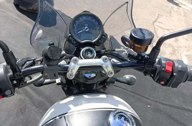 TRIUMPH 900 BRIDER A2 PNEUS NEUF REVISEE