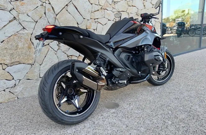 BMW 1300 R FULL PACK ET 719