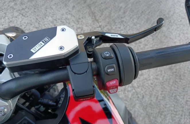 BMW 1300 R FULL PACK ET 719