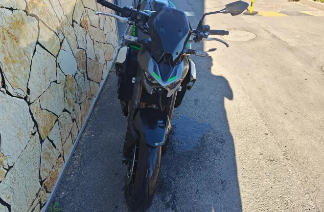 KAWASAKI 900 (Z900)