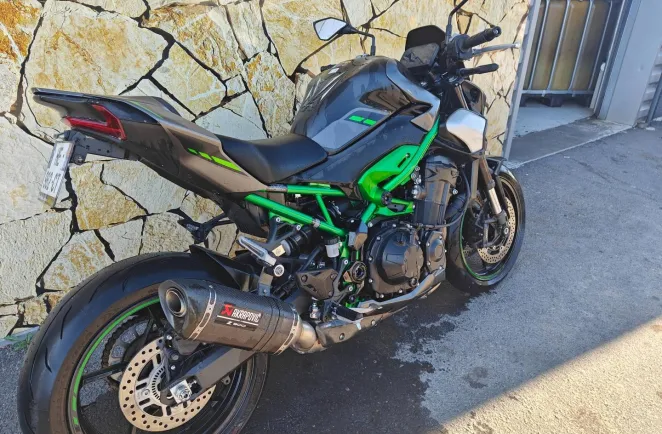 KAWASAKI 900 (Z900)