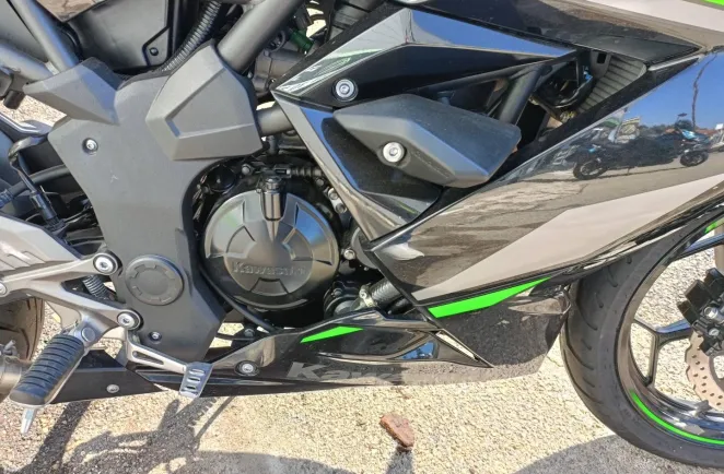 KAWASAKI 125 GAR 13/06/2030 POT,BULLE,CAPEAU DE SELLE A SAISIR