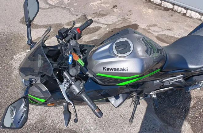 KAWASAKI 125 GAR 13/06/2030 POT,BULLE,CAPEAU DE SELLE A SAISIR