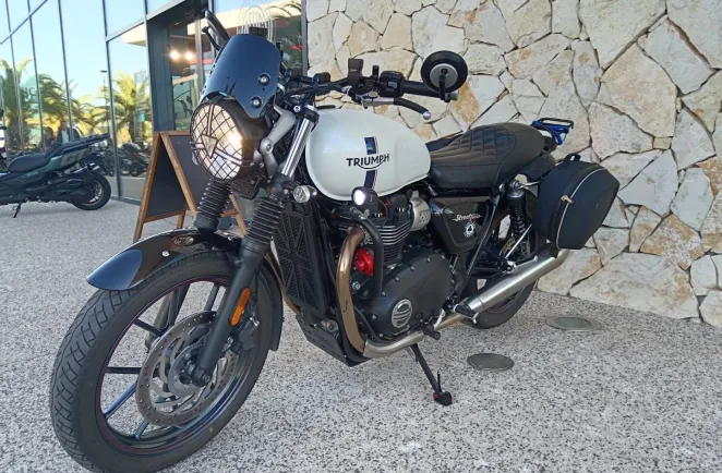 TRIUMPH 900 ABS beaucoup options