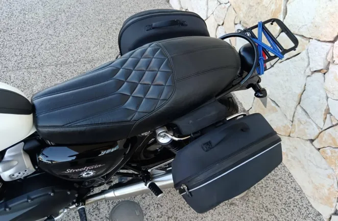 TRIUMPH 900 ABS beaucoup options