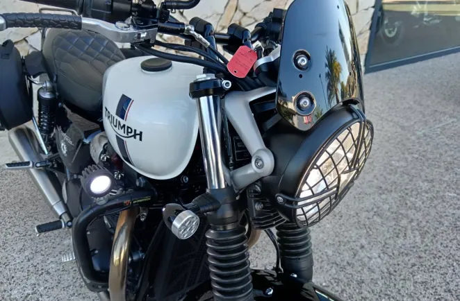 TRIUMPH 900 ABS beaucoup options