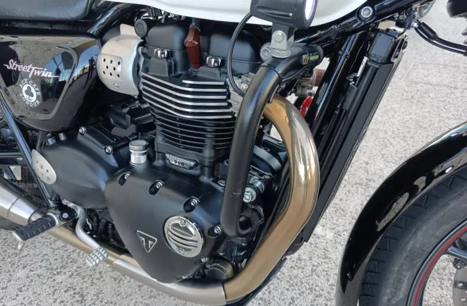 TRIUMPH 900 ABS beaucoup options