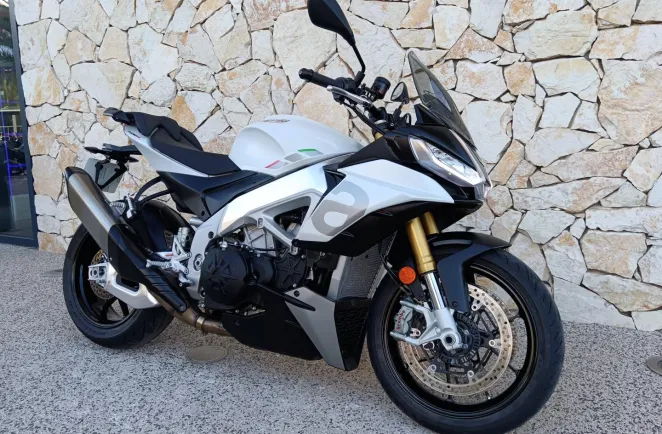 APRILIA 1100 V4 Euro 5 175cv 1er main
