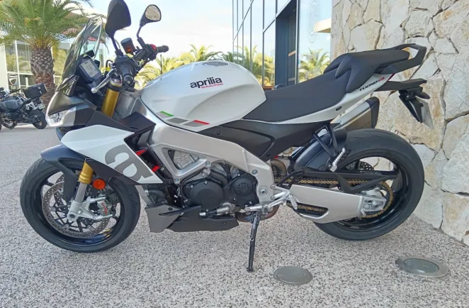 APRILIA 1100 V4 Euro 5 175cv 1er main