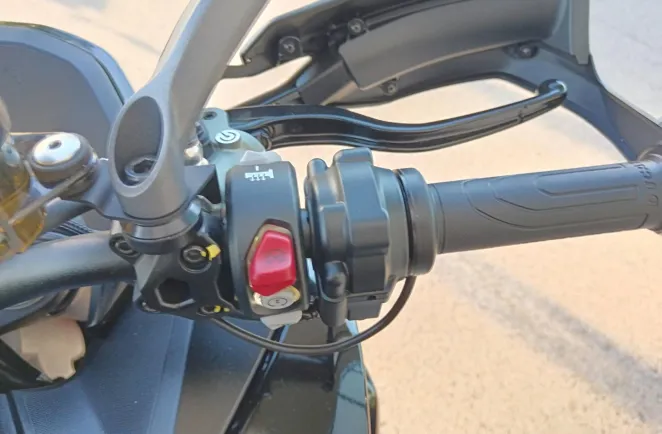 DUCATI V2 S Travel