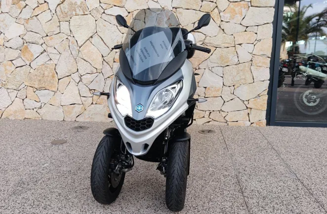 PIAGGIO MP3 300 HPE ABS ASR + option