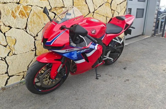 HONDA CBR 600 RR