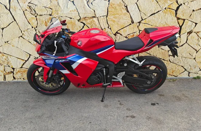 HONDA CBR 600 RR
