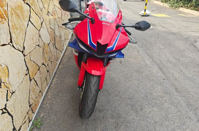 HONDA CBR 600 RR