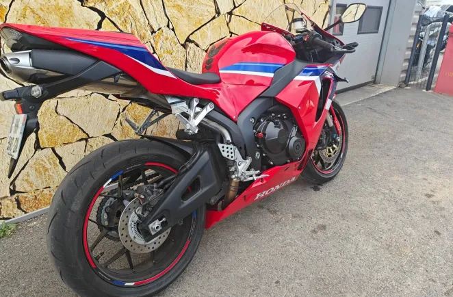 HONDA CBR 600 RR