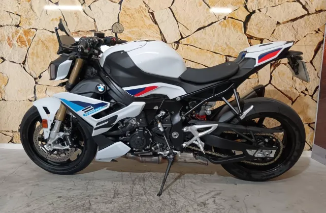 BMW 1000 R 2025