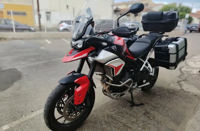 TRIUMPH 900 GT Aragón Edition BRIDABLE A2 POT AROW