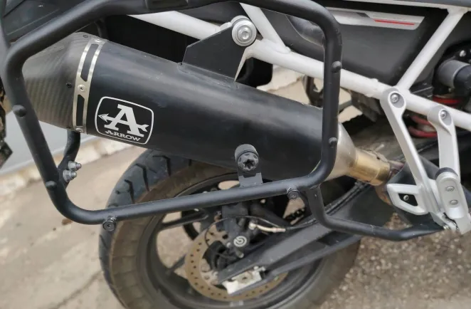 TRIUMPH 900 GT Aragón Edition BRIDABLE A2 POT AROW