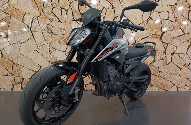KTM Duke 790