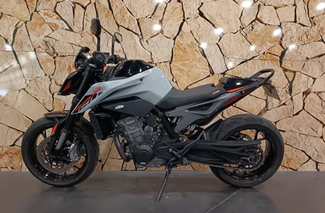 KTM Duke 790