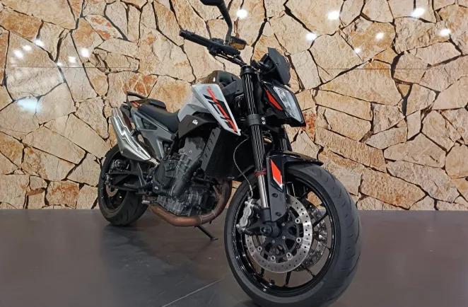 KTM Duke 790