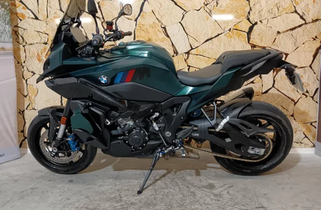 BMW M 1000 XR