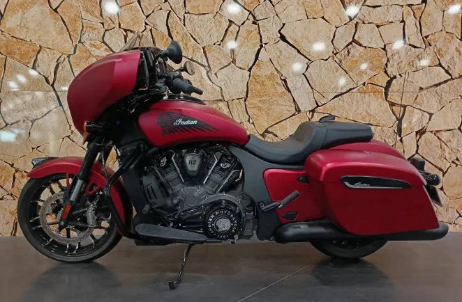 INDIAN PowerPlus 1834 Dark Horse