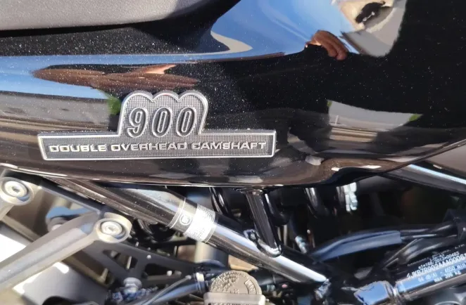 KAWASAKI 900 RS Black Ball Edition 2026 1ER MAIN GAR 29/04/2030