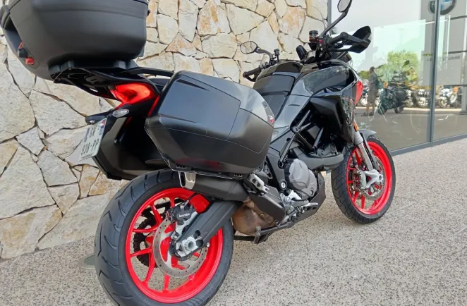 DUCATI V2 S Travel