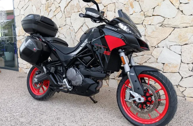 DUCATI V2 S Travel