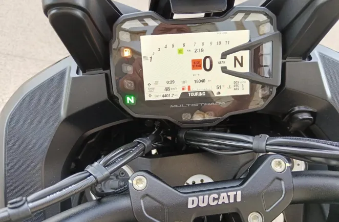 DUCATI V2 S Travel
