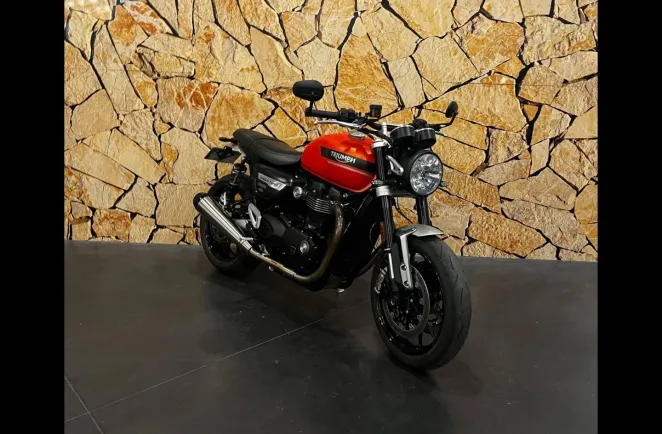 TRIUMPH Speed Twin 1200