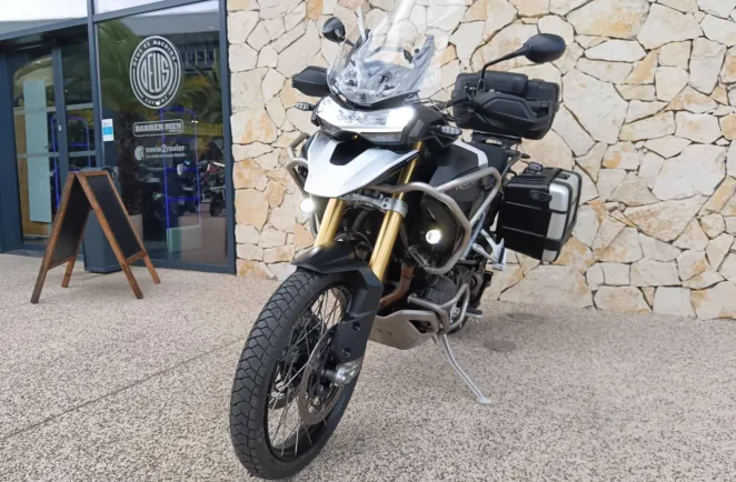 TRIUMPH 1200 Rally Pro full options